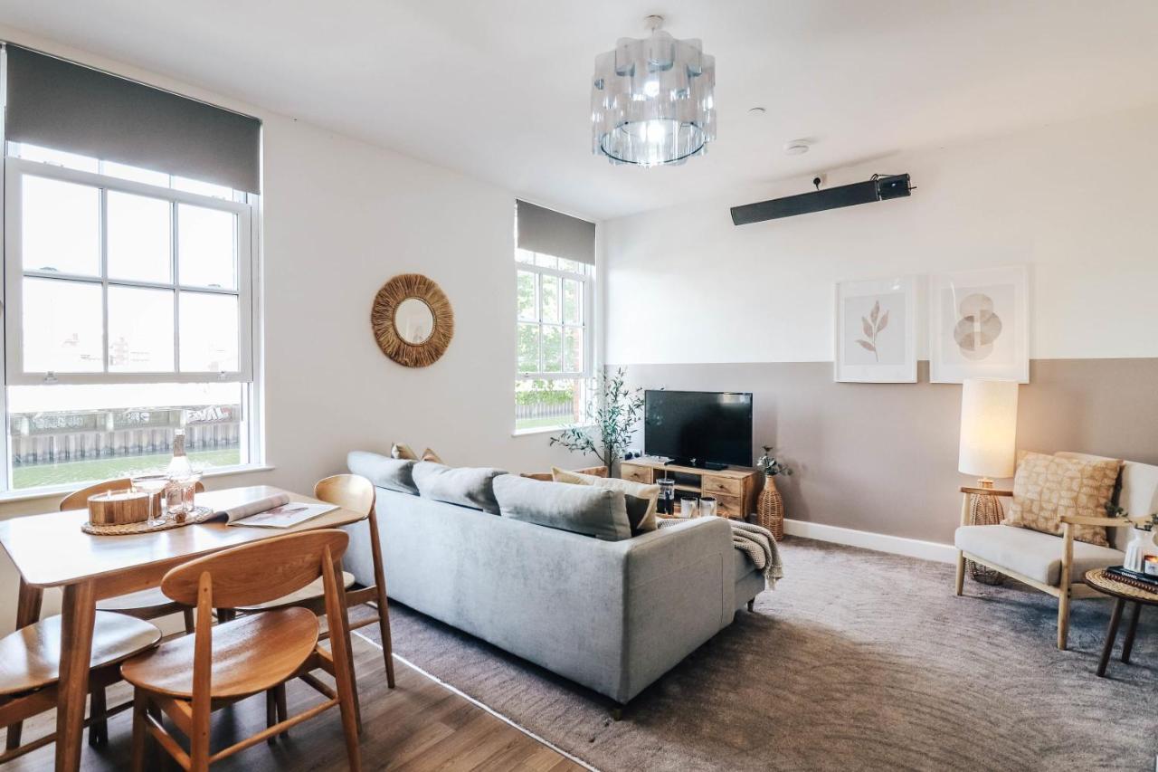 Principality View Apartment Two, By Solace Stays Cardiff Exterior photo